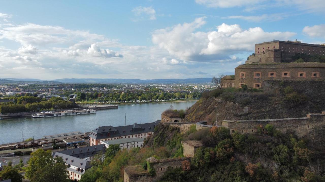 Privates In Auf Der Karthause * Koblenz (Rhineland-Palatinate)